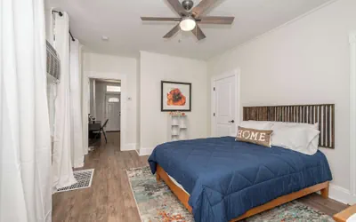 Photo 2 - Historic Ludlow Apt A