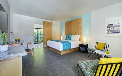 Photo 4 - Twin Palms Resort - A Gay Men's Resort