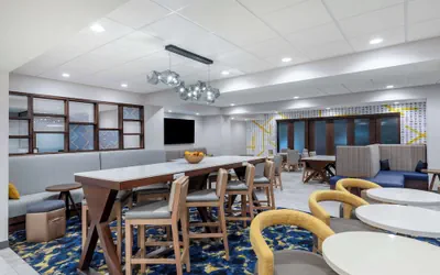 Photo 2 - Hampton Inn Albertville