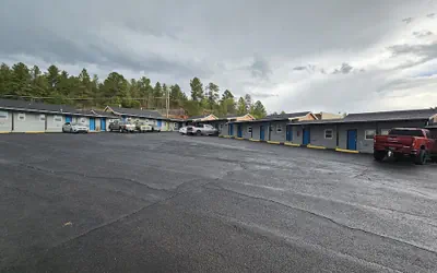 Travelers Inn