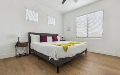 Photo 2 - CozySuites at Glendale