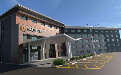 Photo 2 - La Quinta by Wyndham Chicago O'Hare Airport
