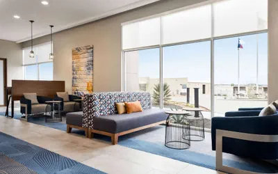 Photo 5 - La Quinta Inn & Suites by Wyndham Del Rio