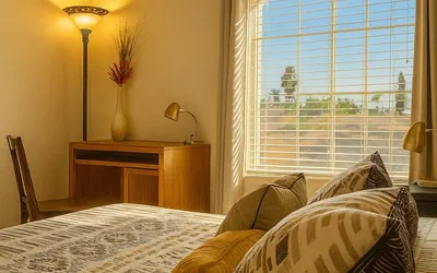 Photo 4 - Private bedroom in Western Horizon Home