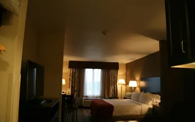 Photo 4 - Holiday Inn Express & Suites Nevada by IHG