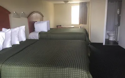 Photo 4 - Royal Inn