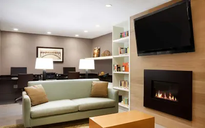 Photo 4 - Country Inn & Suites by Radisson Roseville - St. Paul