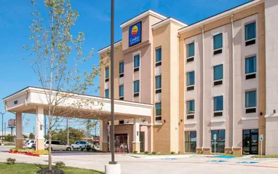 Photo 2 - Comfort Inn & Suites San Marcos near Outlet Mall