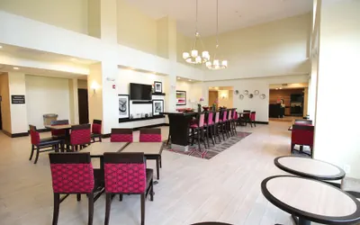 Photo 5 - Hampton Inn & Suites Sandusky/Milan