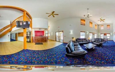 Photo 5 - Econo Lodge Inn & Suites Wisconsin Dells