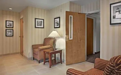Photo 3 - Rosemont Suites