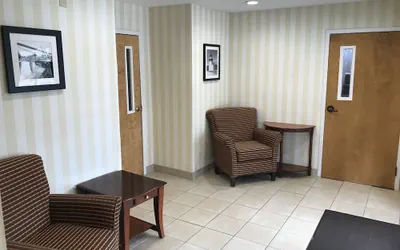 Photo 4 - Rosemont Suites