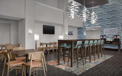 Photo 4 - Hampton Inn & Suites Mishawaka/South Bend at Heritage Square