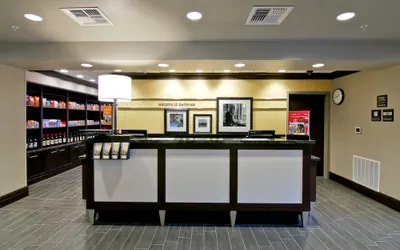 Photo 3 - Hampton Inn & Suites Bellevue Downtown-Seattle