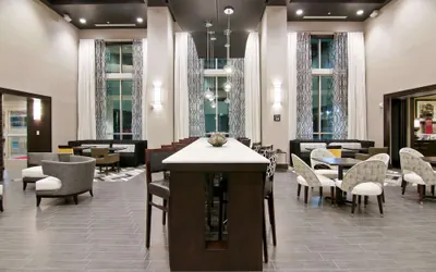 Photo 4 - Hampton Inn & Suites Bellevue Downtown-Seattle