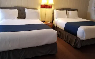 Photo 4 - The Tides Motel