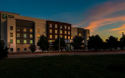 Holiday Inn Express & Suites Garland E - Lake Hubbard I30 by IHG