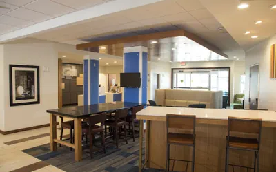 Holiday Inn Express & Suites Rochester Hill - Detroit Area by IHG