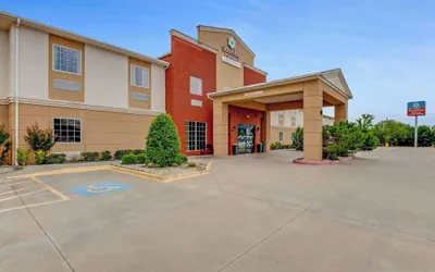 Photo 2 - SureStay Plus Hotel by Best Western Owasso Tulsa North