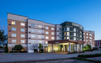 Photo 2 - Courtyard by Marriott Charleston Downtown/Civic Center
