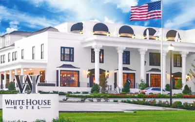 Photo 2 - White House Hotel