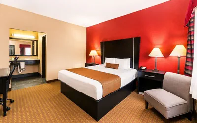 Photo 2 - Rodeway Inn Dilley I-35