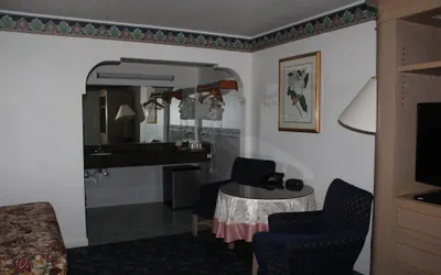 Photo 4 - Best Whittier Inn