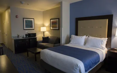 Photo 4 - Holiday Inn Express & Suites Edwardsville by IHG