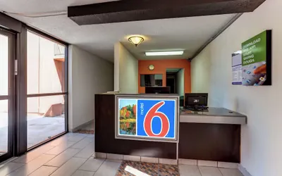 Photo 5 - Motel 6 Jackson, TN