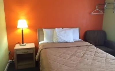 Photo 5 - Fels Three Crown Motel