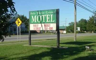 Photo 2 - Fels Three Crown Motel