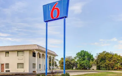 Photo 2 - Motel 6 Waco, TX - Lacy Lakeview
