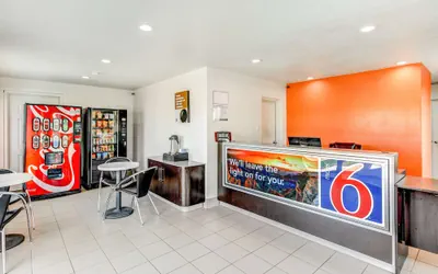 Photo 3 - Motel 6 Waco, TX - Lacy Lakeview