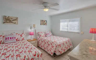 Photo 3 - Twins Inn & Apartments