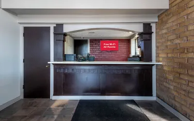 Photo 4 - Red Roof Inn Monroe