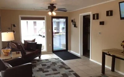 Photo 3 - Town House Motel