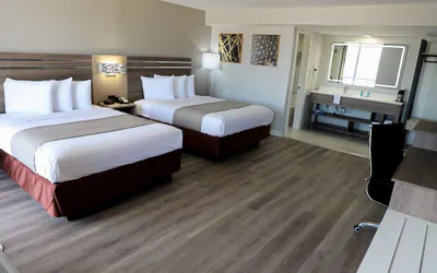 Photo 2 - Airport Inn
