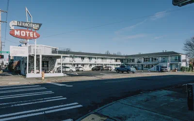 Photo 2 - La Hacienda Motel