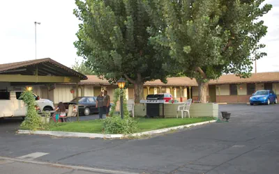 Photo 2 - El Rancho Motel