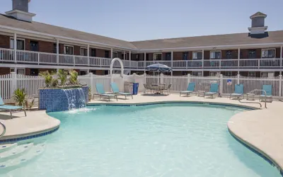 Photo 2 - Sands by the Sea Motel