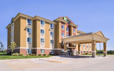 Photo 2 - Holiday Inn Express & Suites York by IHG