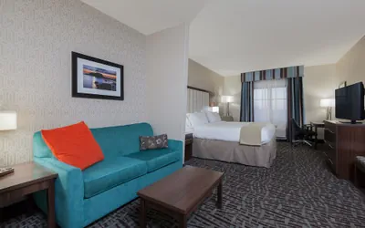 Photo 4 - Holiday Inn Express & Suites Eureka by IHG