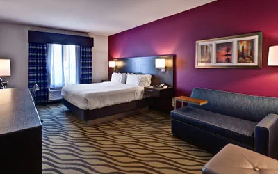 Photo 3 - Holiday Inn Express Hutchinson by IHG