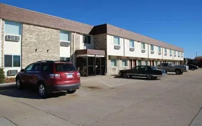 Photo 2 - Island Inn