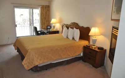 Photo 5 - Cedar Inn & Suites