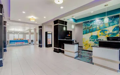 Photo 4 - La Quinta Inn & Suites by Wyndham Northlake Fort Worth