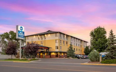 Best Western Golden Prairie Inn & Suites