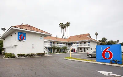 Photo 2 - Motel 6 Ventura, CA - Downtown