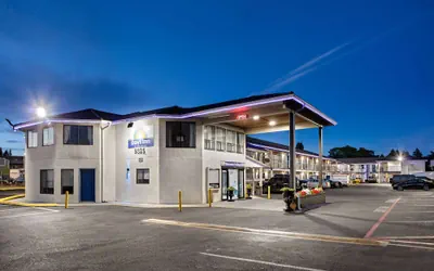 Photo 2 - Days Inn by Wyndham Lakewood South Tacoma