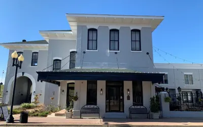 Photo 2 - Hotel 27